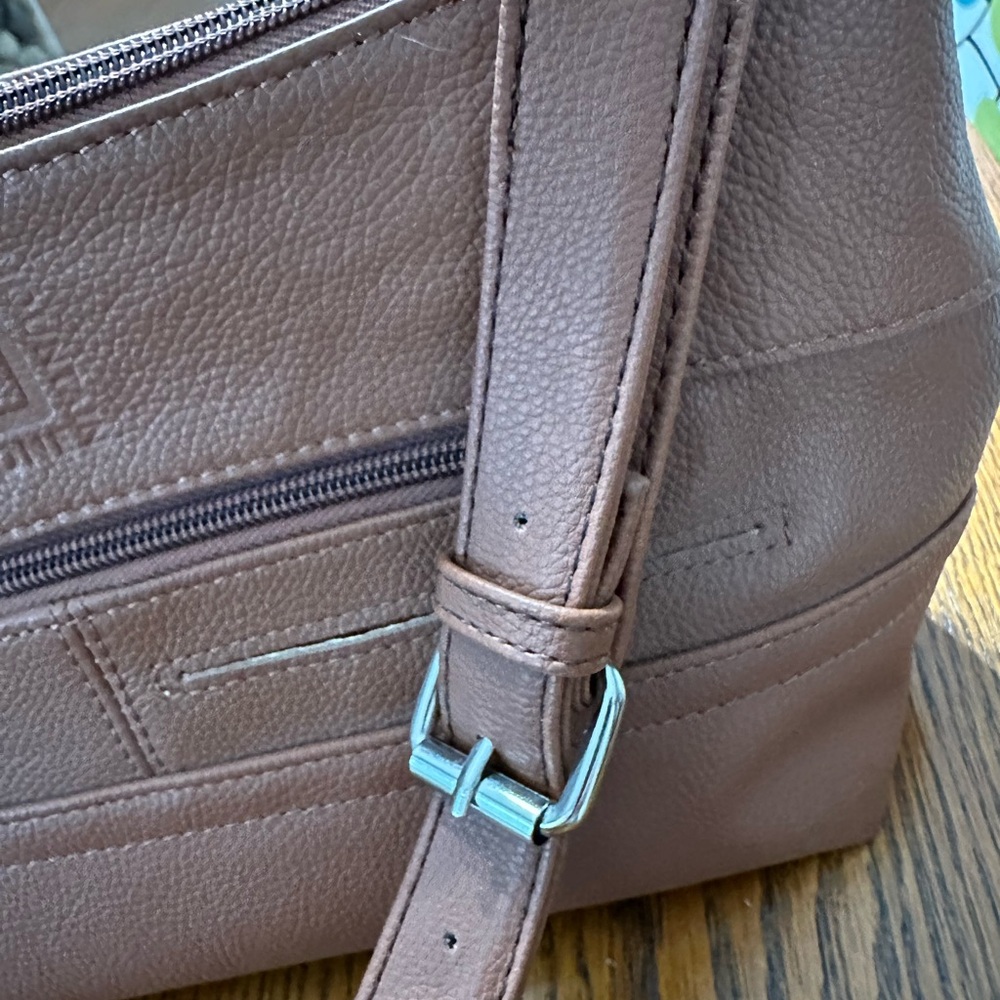 New without tags Stone Mountain Tan Leather Shoulder Bag - Picture 4 of 12